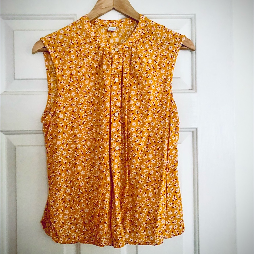 Old Navy Tank Button Up - Small 😀🐱🌞⭐️🍋🧀